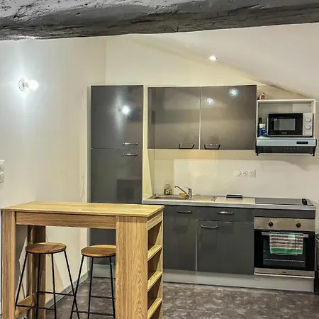 Travailleur Apartment *